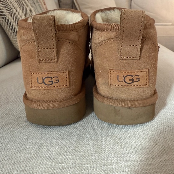 UGG Classic Ultra Mini Boots • Chestnut • Women’s Size 9 - Picture 4 of 9